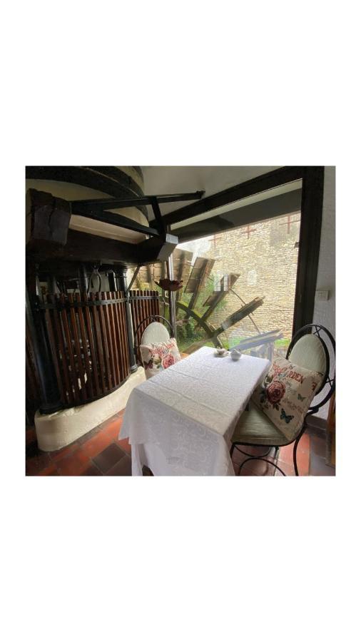 Le Vieux Moulin Bed & Breakfast Bouhet Luaran gambar
