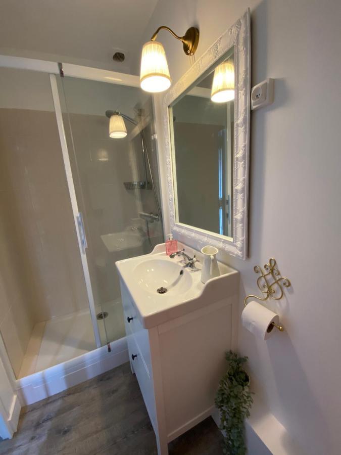 Le Vieux Moulin Bed & Breakfast Bouhet Luaran gambar